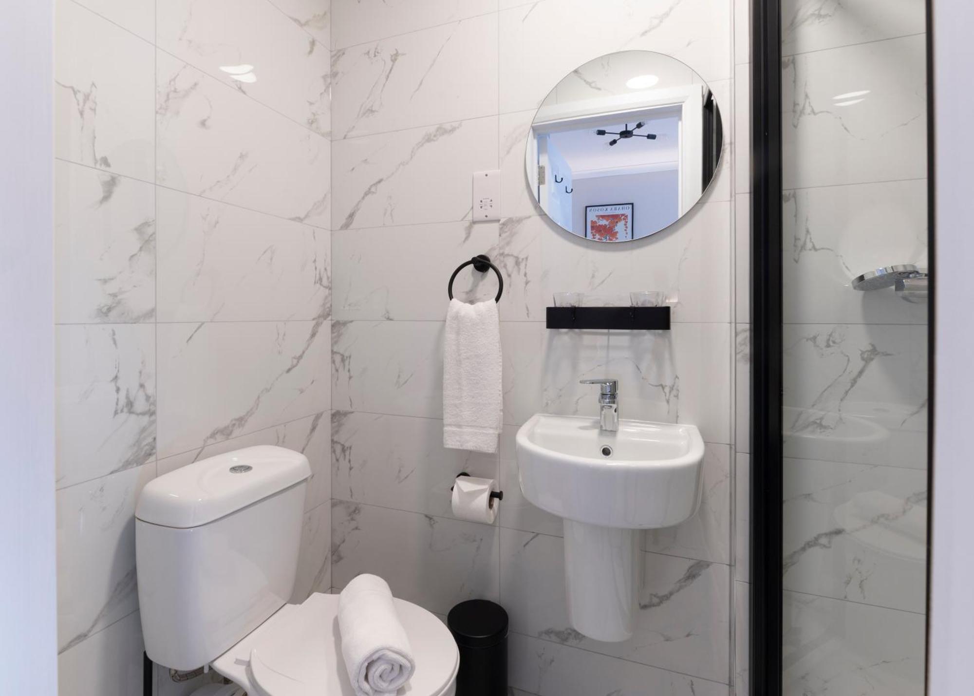 Marina Hotel Λονδίνο Εξωτερικό φωτογραφία