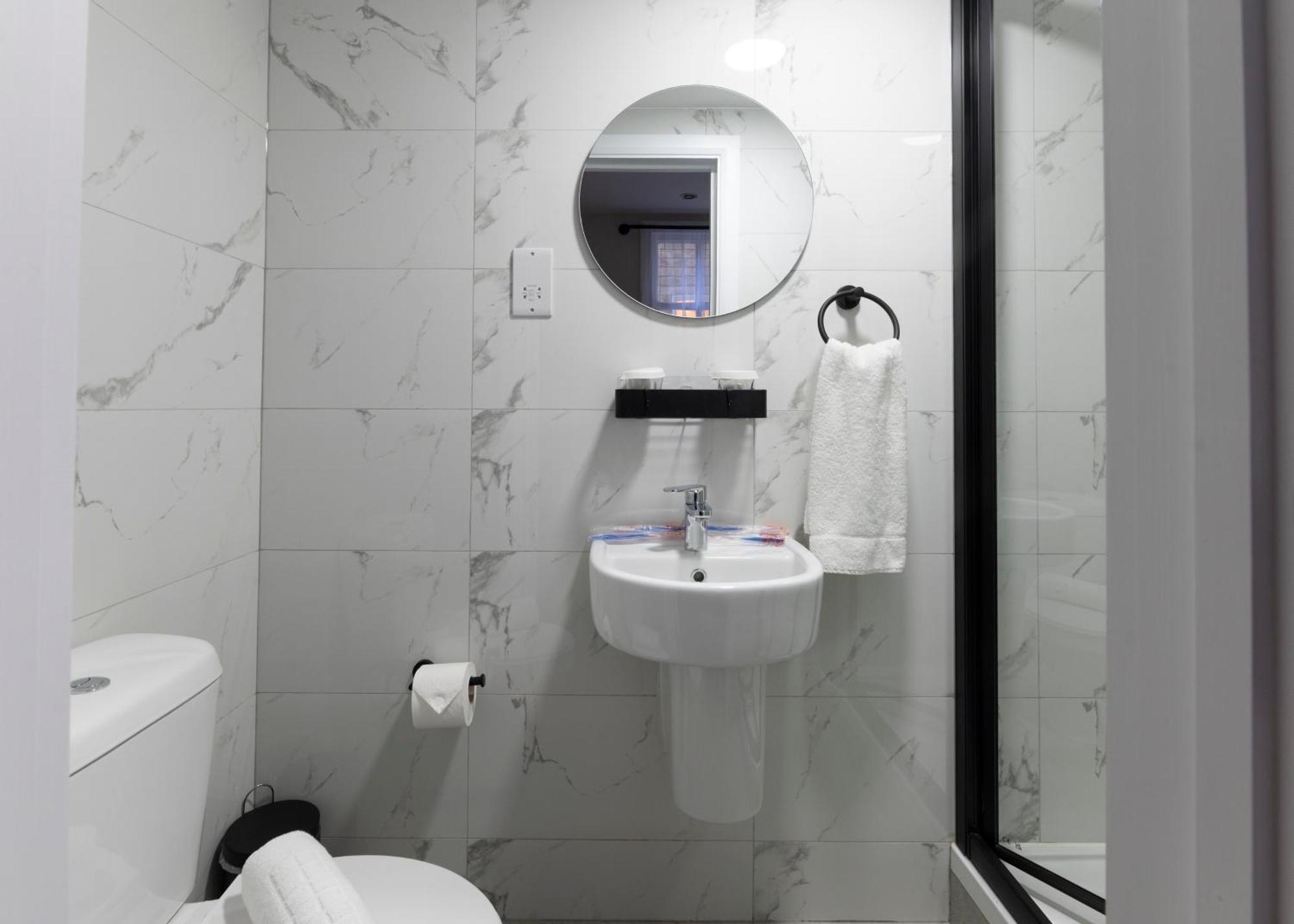 Marina Hotel Λονδίνο Εξωτερικό φωτογραφία